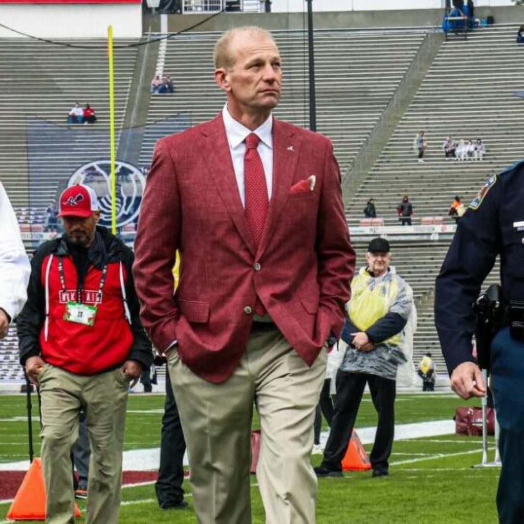 Kalen DeBoer keeps Alabama in top 10 of final USA Today Coaches Poll Kalen DeBoer keeps Alabama in top 10 of final USA Today Coaches Poll