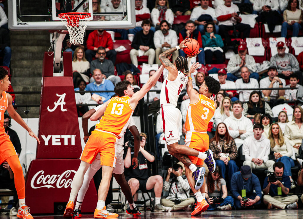 Alabama extends AP Poll streak despite loss to Tennessee