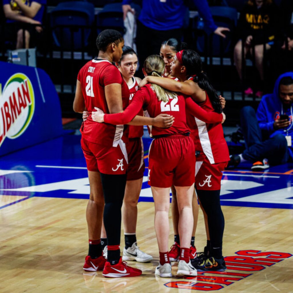 Alabama men, women move up in latest AP rankings Alabama men, women move up in latest AP rankings