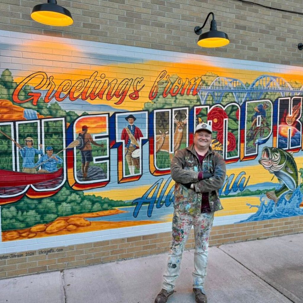 New ‘postcard-style’ mural unveiled in downtown Wetumpka New ‘postcard-style’ mural unveiled in downtown Wetumpka