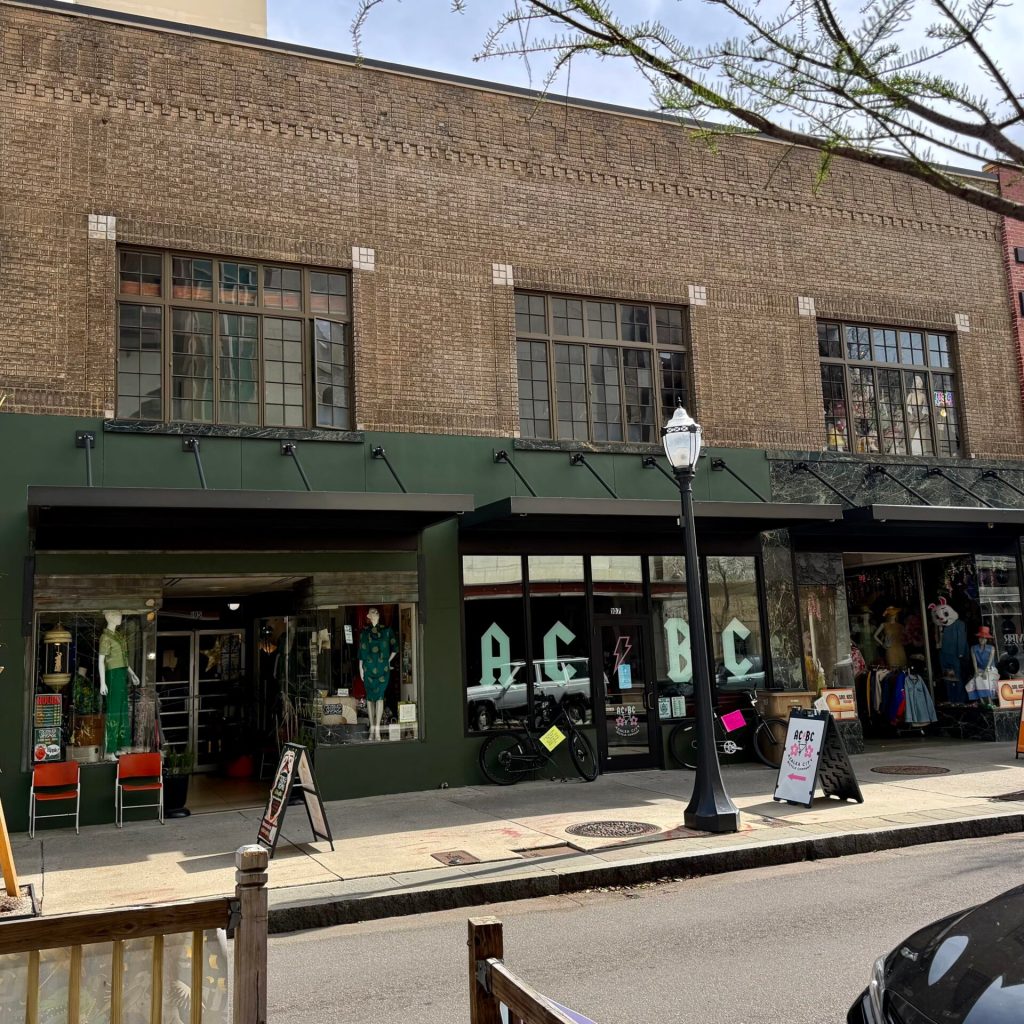 3 new vintage shops transformed Downtown Mobile’s Dauphin Street in 2025 3 new vintage shops transformed Downtown Mobile’s Dauphin Street in 2025