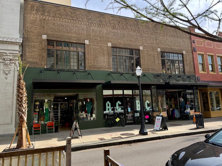 3 new vintage shops transformed Downtown Mobile’s Dauphin Street in 2025 3 new vintage shops transformed Downtown Mobile’s Dauphin Street in 2025