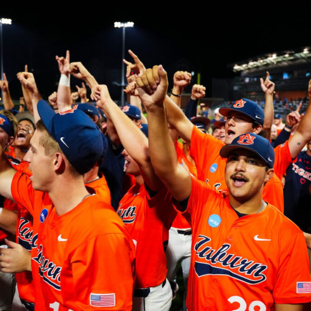Auburn baseball bounces back to advance to 2nd straight super regional Auburn baseball bounces back to advance to 2nd straight super regional