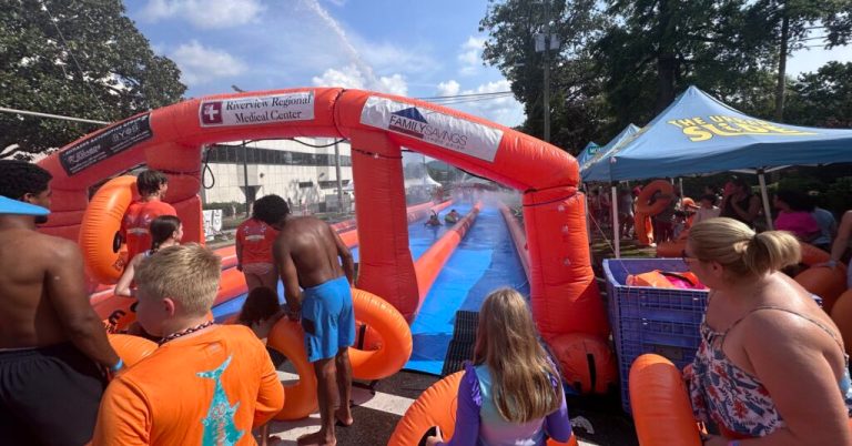 Gadsden Draws 2,000+ Riders On Its Giant 1,000-Foot Waterslide Gadsden Draws 2,000+ Riders On Its Giant 1,000-Foot Waterslide