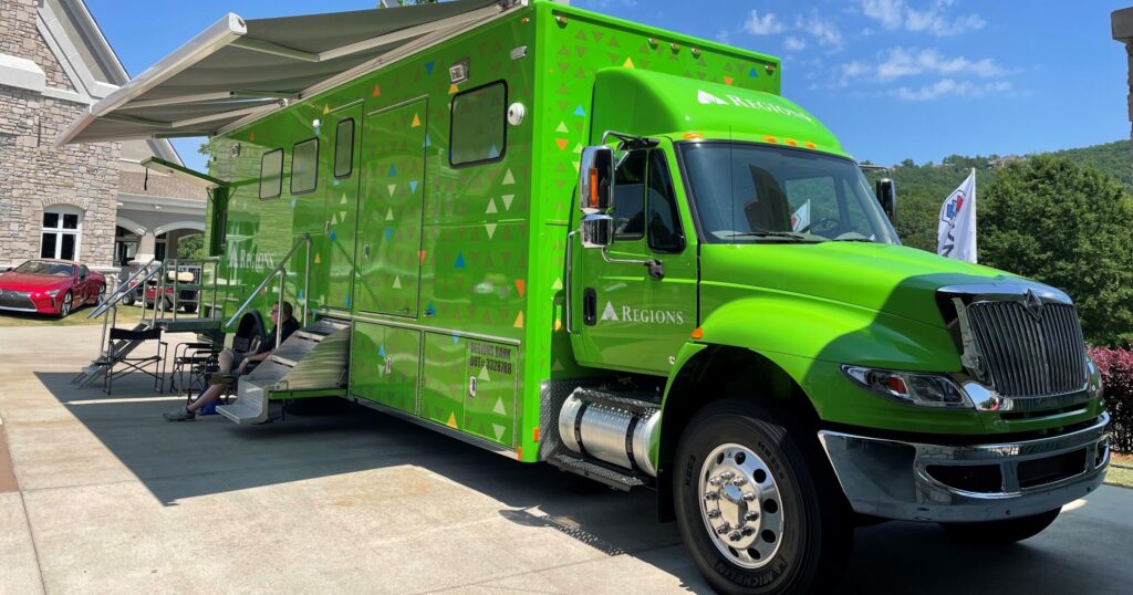 Regions Bank rolls out branch on wheels to Tuscaloosa campuses + events Regions Bank rolls out branch on wheels to Tuscaloosa campuses + events