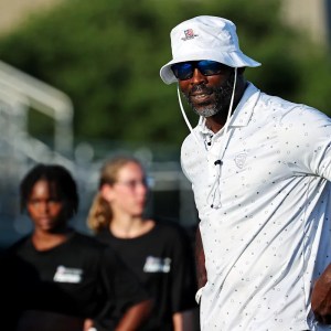 NFL Legends Michael Vick, DeSean Jackson Face Tough College Coaching Debuts NFL Legends Michael Vick, DeSean Jackson Face Tough College Coaching Debuts