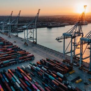 US Ends Low-Value Import Tariff Exemption, Impacting Global Retail US Ends Low-Value Import Tariff Exemption, Impacting Global Retail