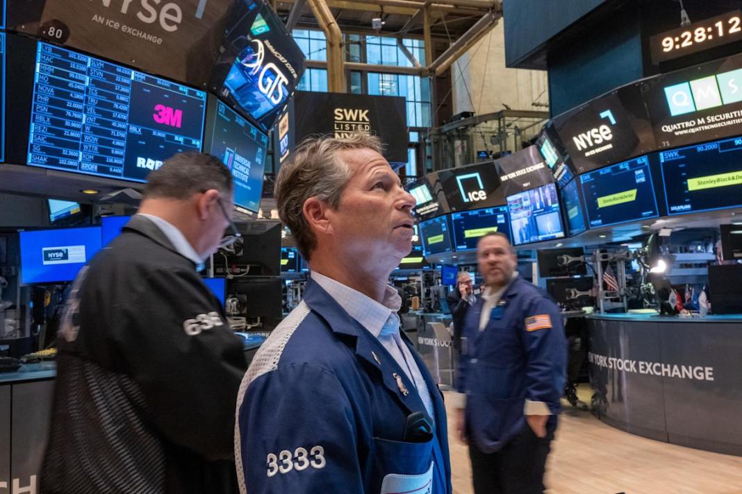 Markets Wrap: Treasuries Decline Following Disappointing $44 Billion Sale