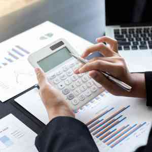 Pengamat: Ekonomi Syariah Saat Ini Esensinya Ekonomi Kapitalis yang Dibungkus Istilah Syariah Pengamat: Ekonomi Syariah Saat Ini Esensinya Ekonomi Kapitalis yang Dibungkus Istilah Syariah