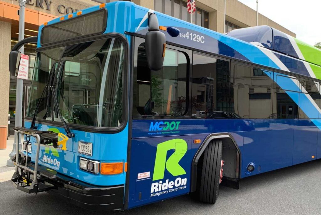 El condado de Montgomery lanzará una importante renovación del sistema de autobuses de Ride On el 29 de junio El condado de Montgomery lanzará una importante renovación del sistema de autobuses de Ride On el 29 de junio