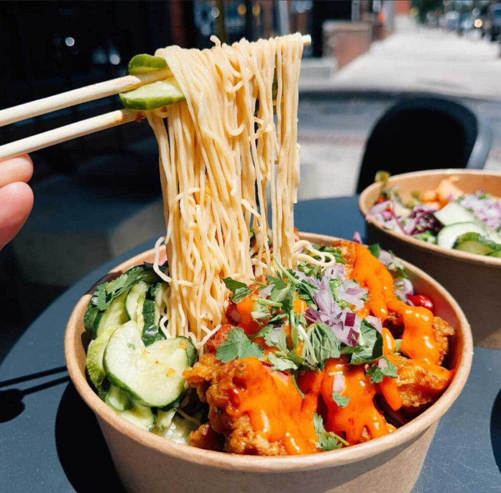 Yelp, uno de los 100 mejores restaurantes de EE. UU. durante tres años consecutivos, abrirá su primer local en Maryland fuera de Baltimore. Yelp, uno de los 100 mejores restaurantes de EE. UU. durante tres años consecutivos, abrirá su primer local en Maryland fuera de Baltimore.