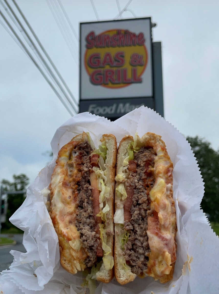 El creador de la ‘hamburguesa número 1 del DMV’ del Washington Post comparte tres de sus hamburguesas favoritas de la zona El creador de la ‘hamburguesa número 1 del DMV’ del Washington Post comparte tres de sus hamburguesas favoritas de la zona