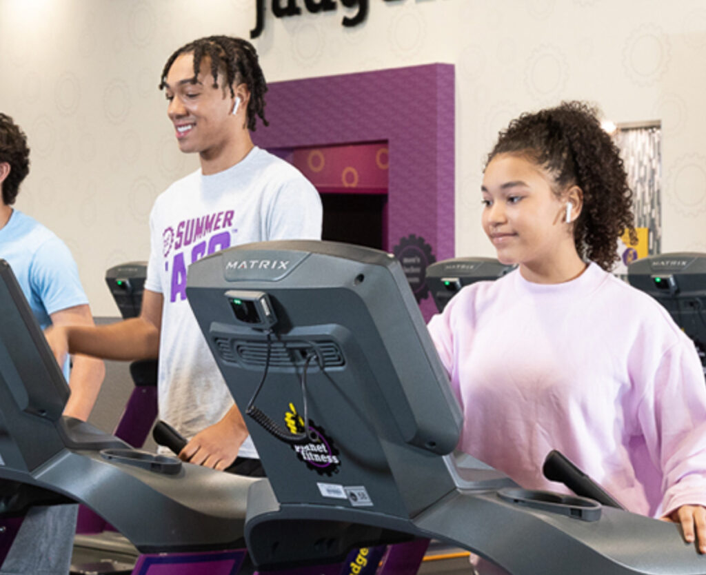 Los estudiantes de secundaria pueden hacer ejercicio gratis en los centros Planet Fitness de todo el condado este verano Los estudiantes de secundaria pueden hacer ejercicio gratis en los centros Planet Fitness de todo el condado este verano