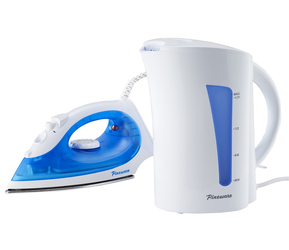Pineware – Iron & 1.7 Litre Kettle – Set of 2
