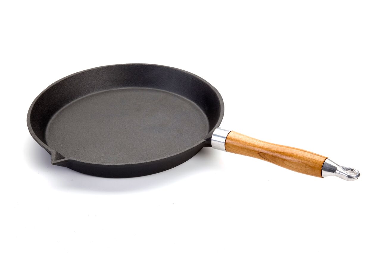 OZtrail – 25cm Wood Handle Frying Pan
