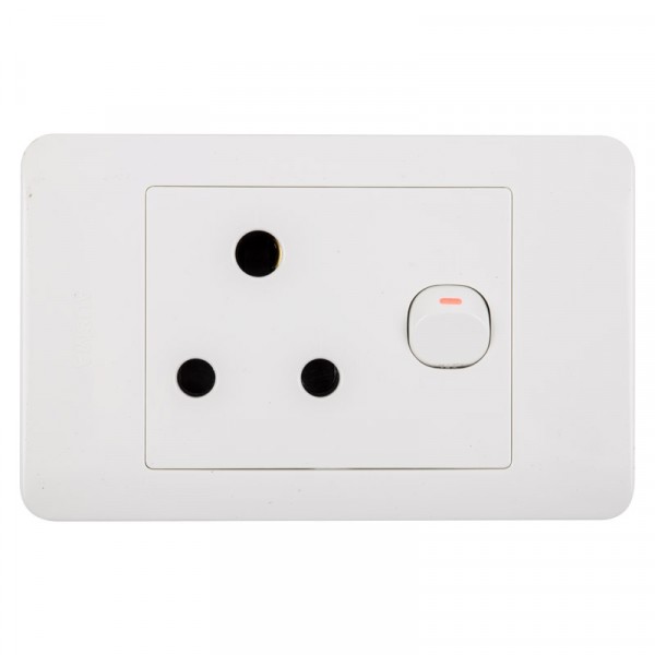 Nexus Single Socket Switch – 4X2