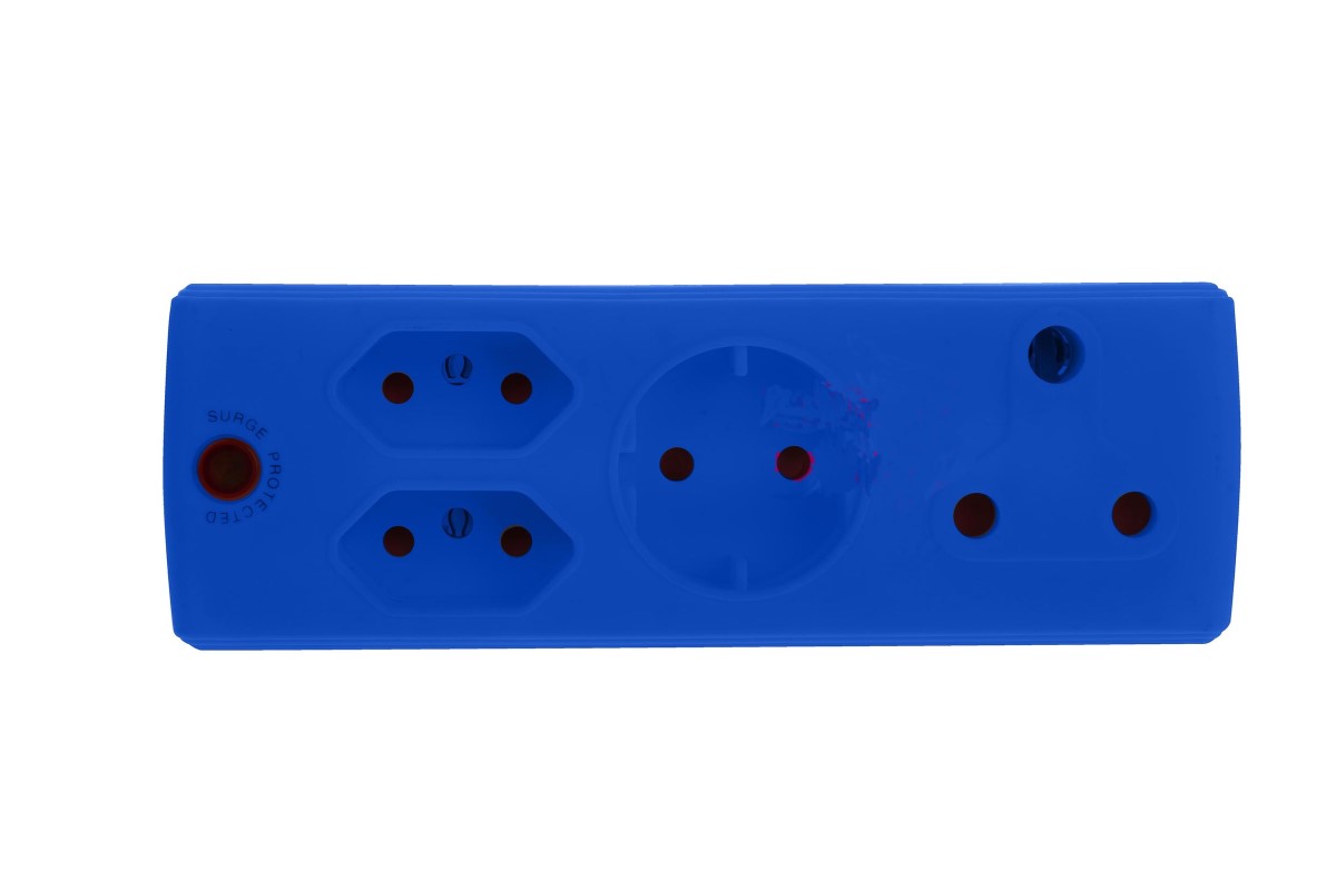 Electricmate 1 x 16amp + 2 x 3 Pin Euro + 1 x Schuko Adaptor Loose Blue