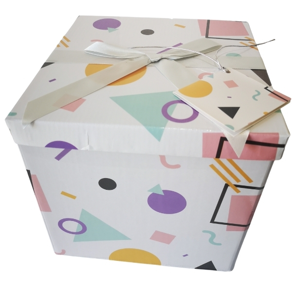 SourceDirect – Flat-Pack Gift Box With Ribbon & Tag – Large (White/Pink)