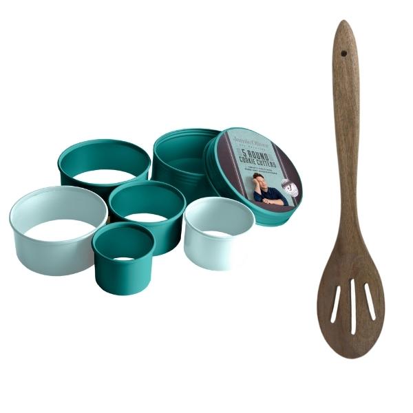 Jamie Oliver – Round Cookie Cutter Set (5 Piece) with Acacia Wooden Spoon