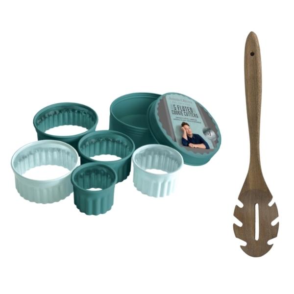 Jamie Oliver – Fluted Cookie Cutter Set (5 Piece) and Acacia Wooden Spoon