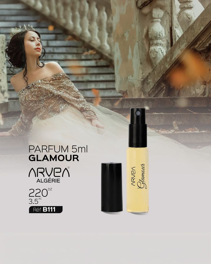 Profitez d'une fragrance mystérieuse et captivante avec le Mini Parfum Glamour en format de poche de 5 ml, de retour en stock ! Profitez d'une fragrance mystérieuse et captivante avec le Mini Parfum Glamour en format de poche de 5 ml, de retour en stock !