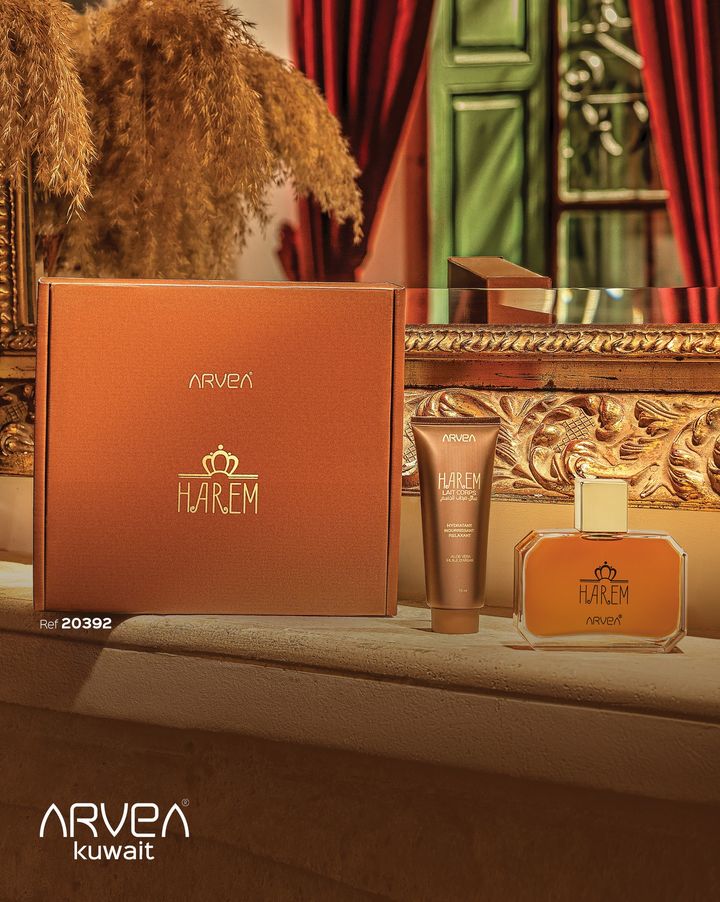 Discover the allure of our Harem box, featuring a delightful perfume and a hydrating body lotion. This delightful duo is perfect... Discover the allure of our Harem box, featuring a delightful perfume and a hydrating body lotion. This delightful duo is perfect...