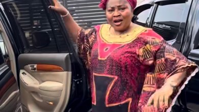 Regina Daniels gifts mother two cars ahead of Valentine’s Day Regina Daniels gifts mother two cars ahead of Valentine’s Day