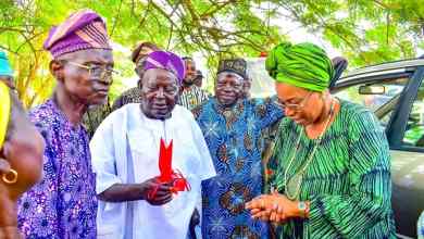 Group kicks as reps member donates SUV to APC chieftain Group kicks as reps member donates SUV to APC chieftain