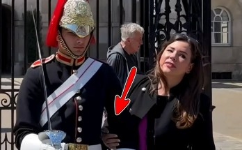 When Royal Guards Show NO MERCY To The Worst Tourist Interaction! When Royal Guards Show NO MERCY To The Worst Tourist Interaction!