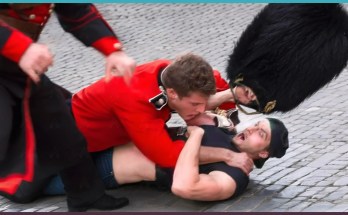 People Who Messed With The Royal Guard and Regretted It People Who Messed With The Royal Guard and Regretted It