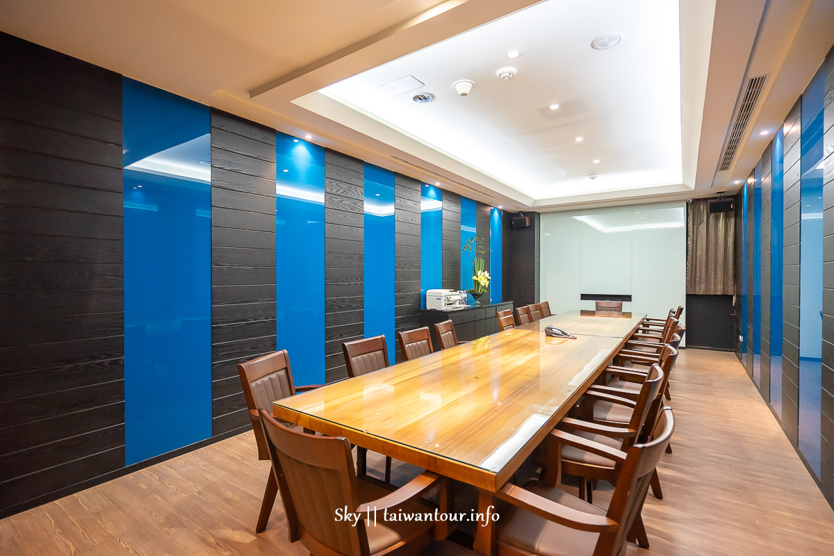 台中住宿推薦【水雲端旗艦概念旅館】游泳池.親子遊戲房.溜滑梯.KTV 台中住宿推薦【水雲端旗艦概念旅館】游泳池.親子遊戲房.溜滑梯.KTV