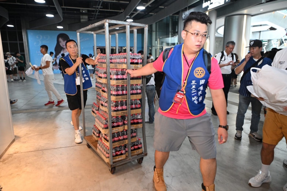 國際扶輪3521家庭日席捲台北大巨蛋 三千人團結行善 為世界年會暖身 為地球注入希望 3 03國際扶輪3521家庭日席捲台北大巨蛋