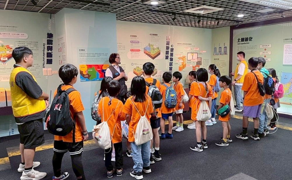 小英雄出任務 2025第三屆兒童防災營圓滿落幕 2 ▲希望透過營隊提升兒童防災、降災及減災的觀念(圖/基金會提供)。