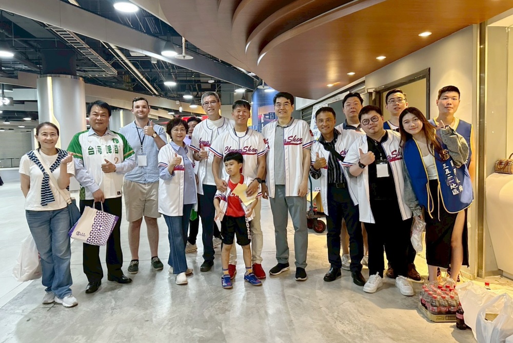 國際扶輪3521家庭日席捲台北大巨蛋 三千人團結行善 為世界年會暖身 為地球注入希望 2 02國際扶輪3521家庭日席捲台北大巨蛋