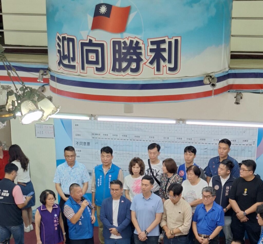 台中三席藍委反罷成功 盧秀燕:政治應不分黨派、消除仇恨 1 353432