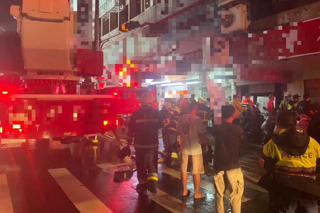 南京西路大樓火災 大同警火速逮縱火男 5 MEITU 20250728 031845775