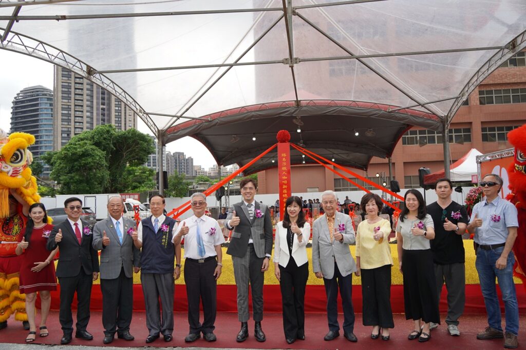 路易莎咖啡斥資5.9億落腳新莊打造結合生產、物流的企業總部大樓 9 新北市府經發局補充,招商一條龍服務推動以來,落實投資300件,投資金額超過6215億元,創造逾10萬個就業機會