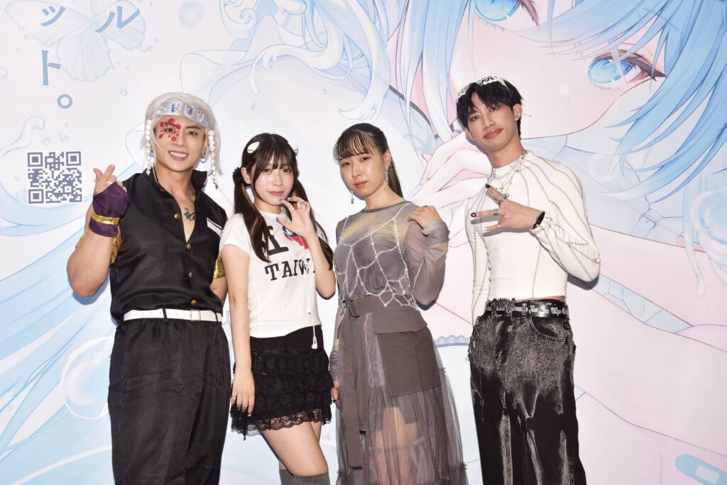 首度合作台灣人氣女團KIRIS!網封「最有潛力女團」化身彩莉心中女主角 12 (由左至右)唐子元、三野宮玲、彩莉 Ayari、小銘 LIL MING一起出席漫博25活動。