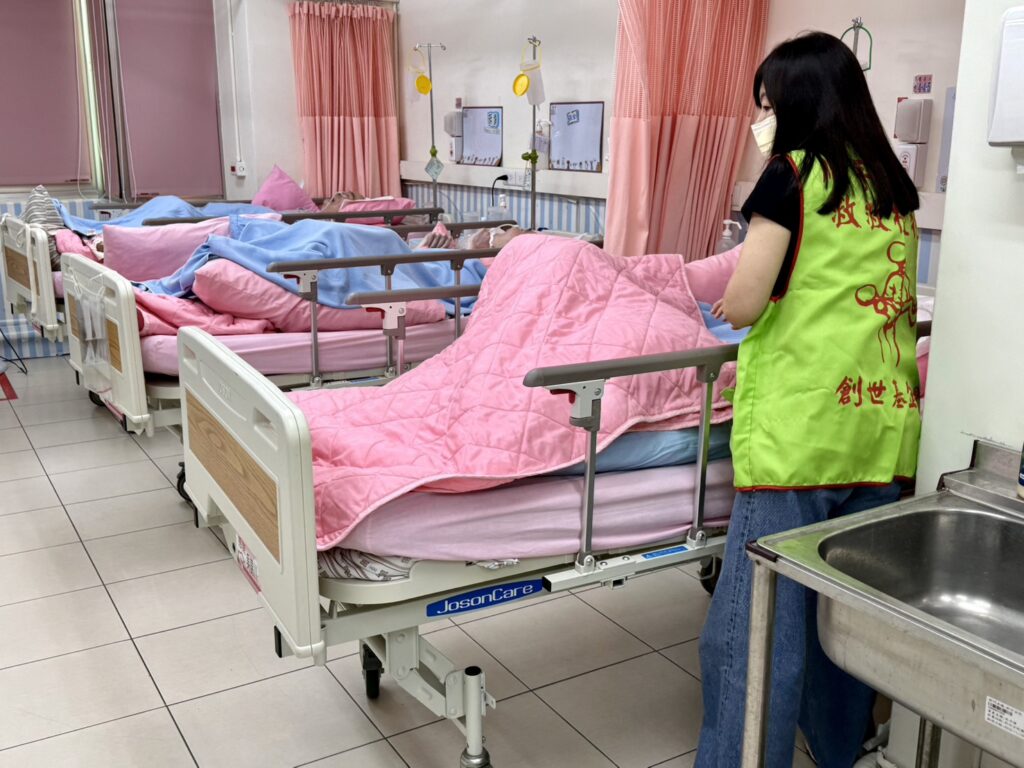 創世照護清寒植物人家庭 新竹振道捐款挹注安養經費 2 114080511