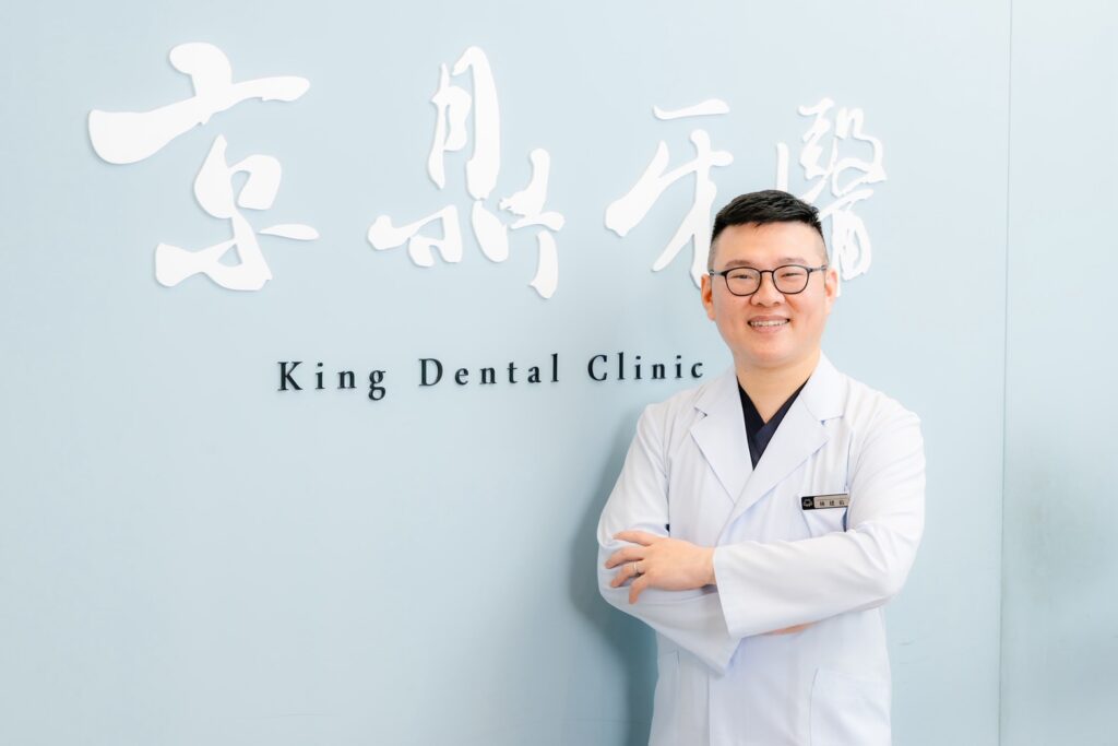 挑戰高難度植牙DIY!桃園牙醫黑傑克左右開攻引20萬人熱議 2 S 9683585