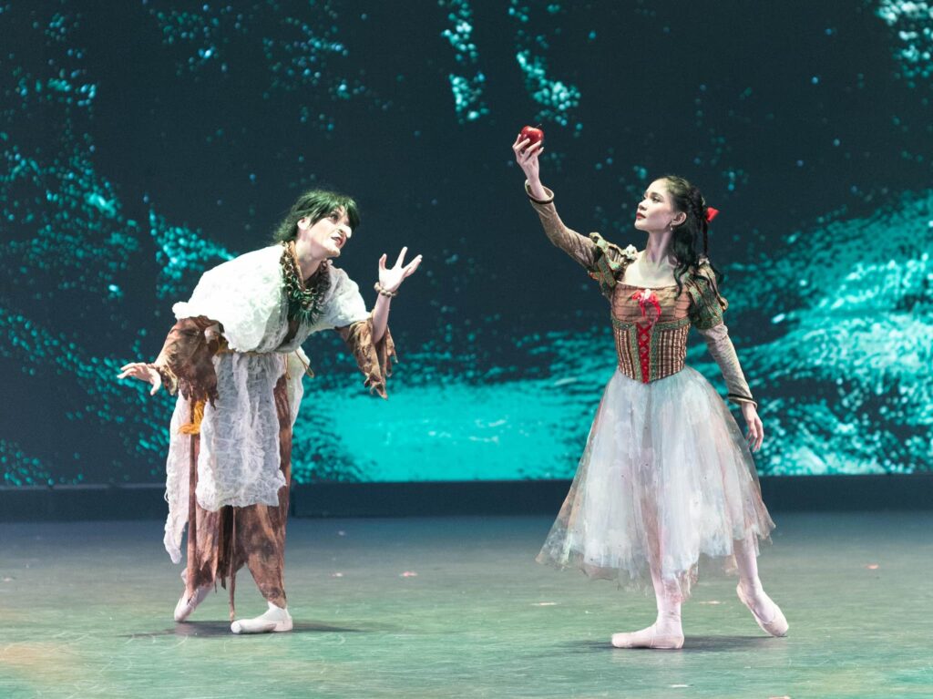 看見「半透明城市」的故事 2025桃園鐵玫瑰藝術節8/15啟售 4 敦青舞蹈團X中壢青少年芭蕾XBallet Manila《白雪公主 Snow White》