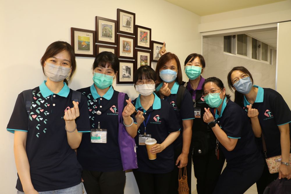 用愛陪伴 新北首創身障機構設立安寧病房 3 《圖說》新北市愛維養護中心安寧病房「曉明軒」服務團隊將用愛陪伴身障院民走完人生最後一哩路。〈社會局提供〉