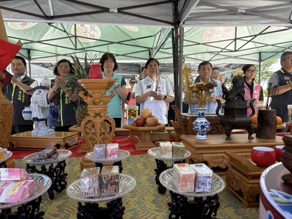 活化公有地及滿足停車需求淡水區義山平面停車場將正式營運 14 %E7%BE%A9%E5%B1%B1%E5%81%9C%E8%BB%8A%E5%A0%B4%E8%88%89%E8%A1%8C%E7%A5%88%E7%A6%8F%E5%95%9F%E7%94%A8%E5%84%80%E5%BC%8F