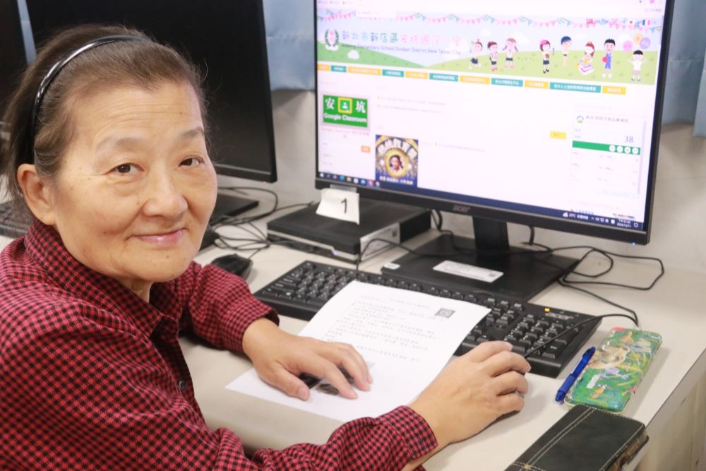 活到老學到老 新北8位榮獲全國終身學習楷模殊榮 3 《圖說》楊秀清從電腦新手到出版社月刊編輯者,過程雖艱辛卻從學習中發掘出樂趣。〈教育局提供〉