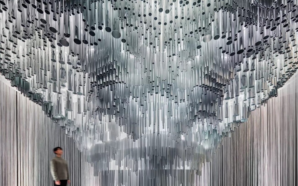 當科技編織文化靈魂:打造觸動人心的大型公共藝術 3 ▲與國際運算大師Michael Hansmeyer 在東京森美術館(Mori Art Museum)展出。(圖/業者提供)