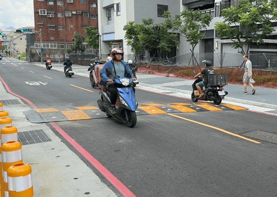 北大國小周邊交通安全Plus 12 %E6%A9%9F%E8%BB%8A%E8%A1%8C%E9%A7%9B%E6%B8%9B%E9%80%9F%E4%B8%98%E6%87%89%E6%B8%9B%E9%80%9F%E6%85%A2%E8%A1%8C