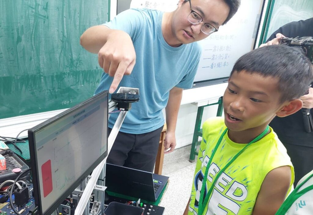 工研院公益兒童科技體驗營花蓮開跑 7大闖關遊戲讓孩童體驗AI科技 2 114082611
