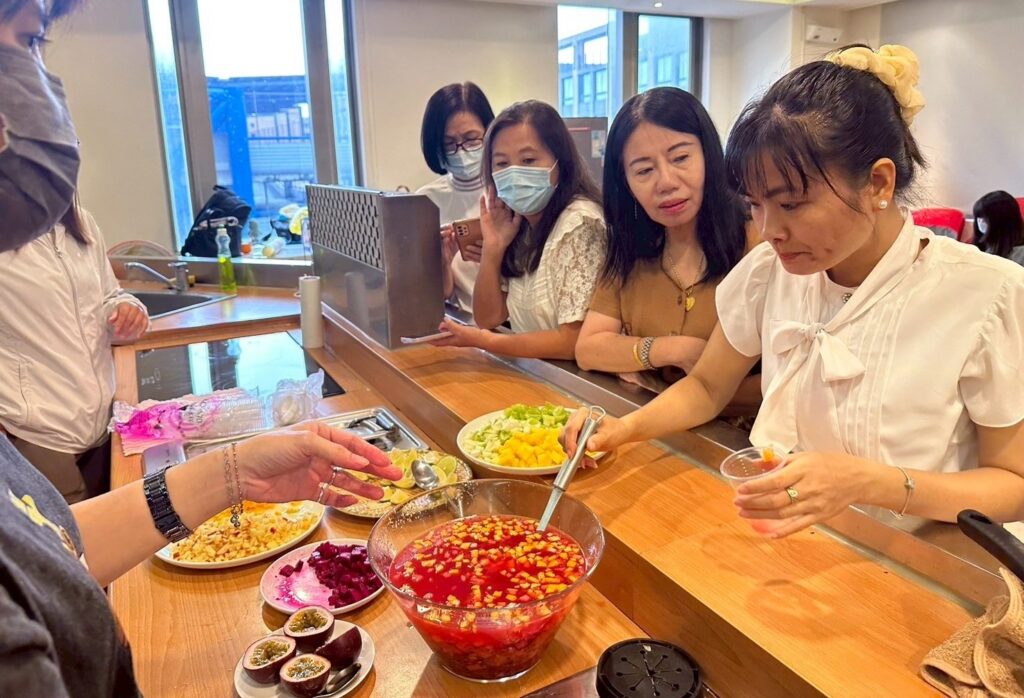 移民署引領新住民體驗越式文化 製作果茶、繪畫創作增進親子互動 1 11408262