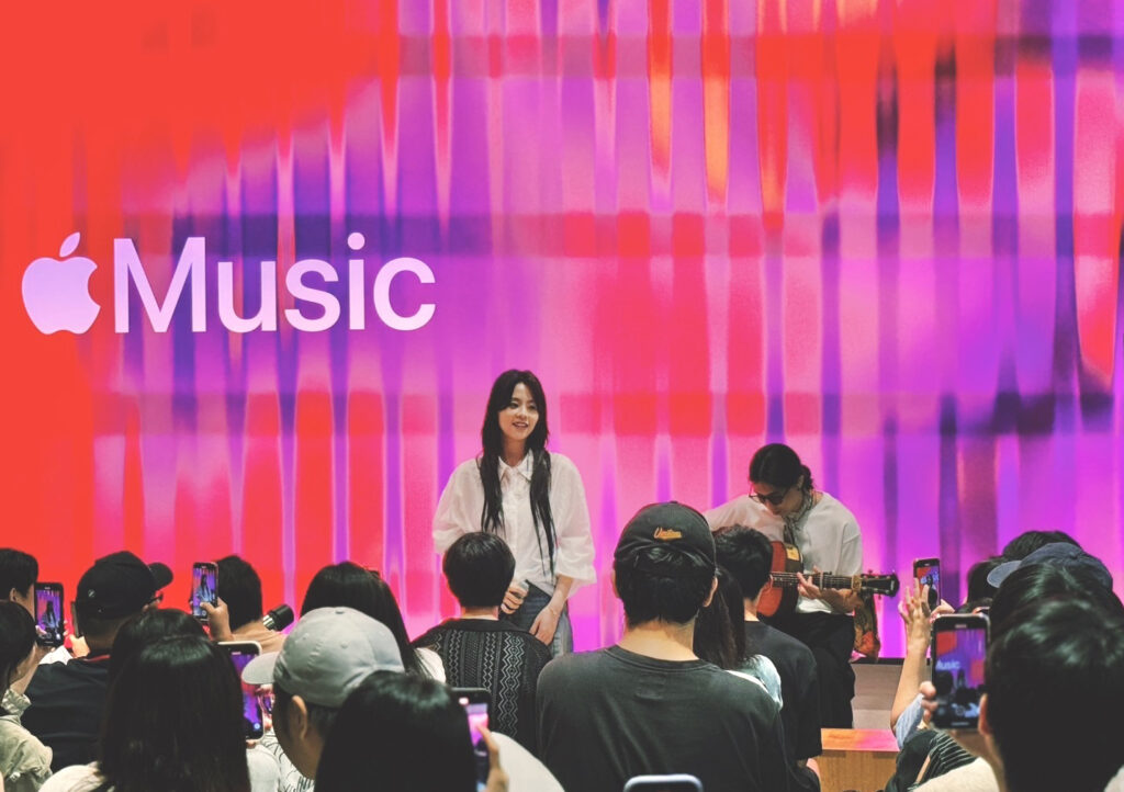 163braces登上Apple舞台!自爆「一天洗四次澡」解憂秘方 清唱〈潮汐〉變小型演唱會 8 image4