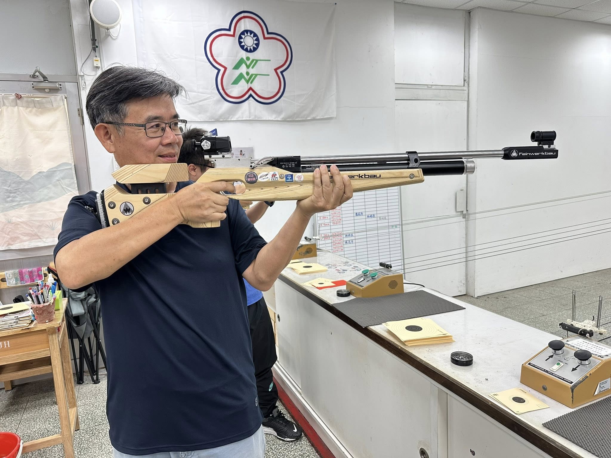 七堵國小師長赴明德國中寓教於樂體驗國防教育射擊活動 4 542756330 10163404860313966 372040107034933523 n